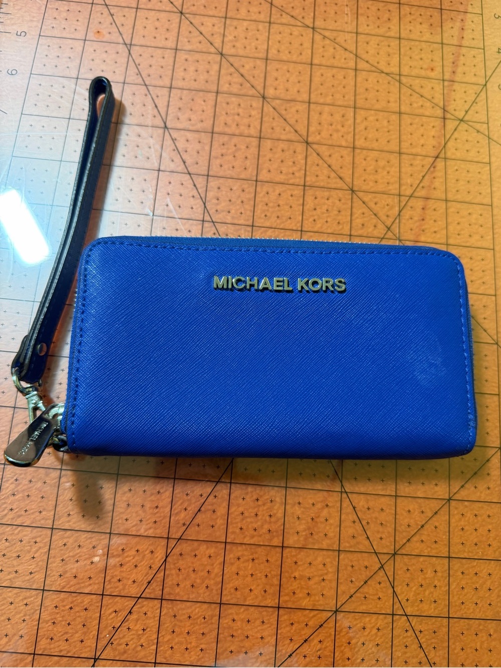 Michael Kors Blue Saffiano PVC Zip Around Wristlet Wallet Silver Tone EUC